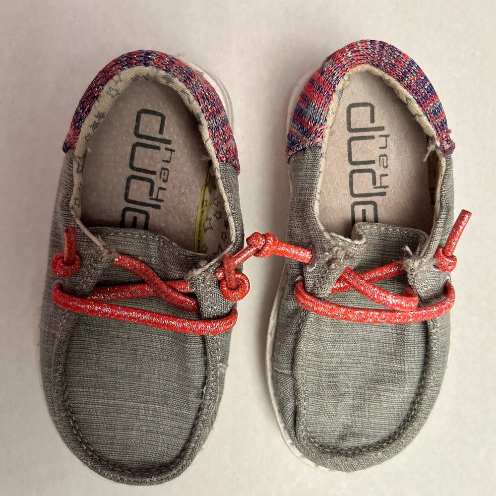 Hey, Dude Wendy, Funky Grey Baby Girls size 6 LIKE NEW!